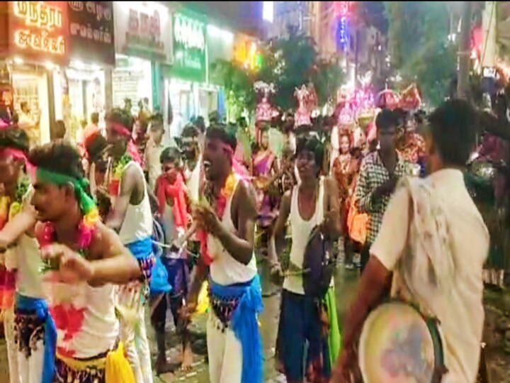 Madurai Atheenam: பல்லக்கில் பட்டினபிரவேசம் புறப்பட்ட புதிய ஆதீனம்...! வழி நெடுகிலும் ஆசி!