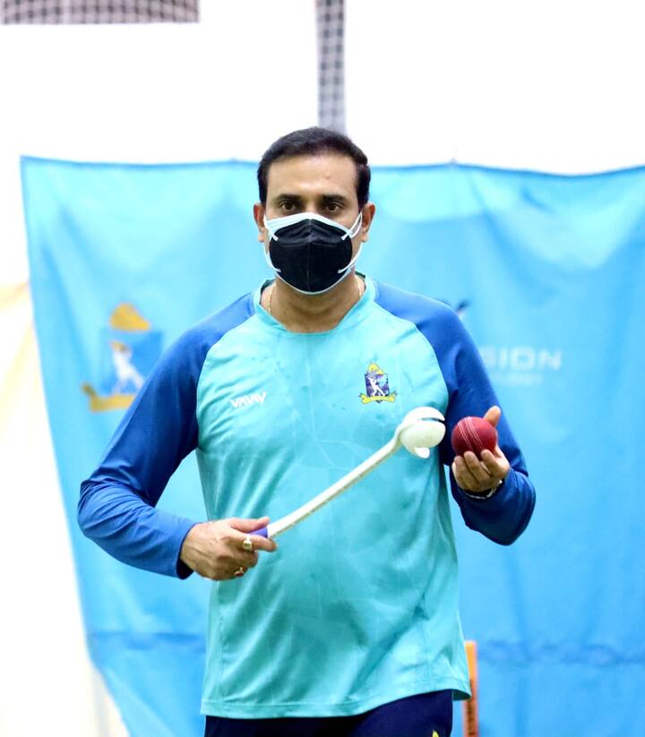 ইডেন গার্ডেন্সের ইন্ডোরে লক্ষ্মণের তত্ত্বাবধানে প্রস্তুতি সারছেন বাংলার সিনিয়র দলের সম্ভাব্য ক্রিকেটারেরা।