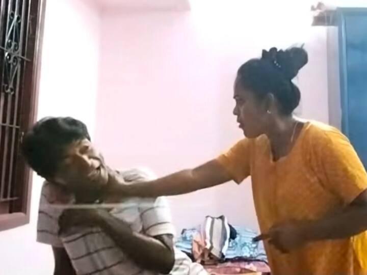 TIkTok Celebrities Rowdy Baby Surya and Sikka Fight have a food dispute வருமானத்தை தின்று தீர்க்கும் சிக்கா... நேரலையில் கும்மாங்குத்து போட்ட ரவுடி பேபி! ஆப்பிளில் தொடங்கிய அக்கப்போர்!