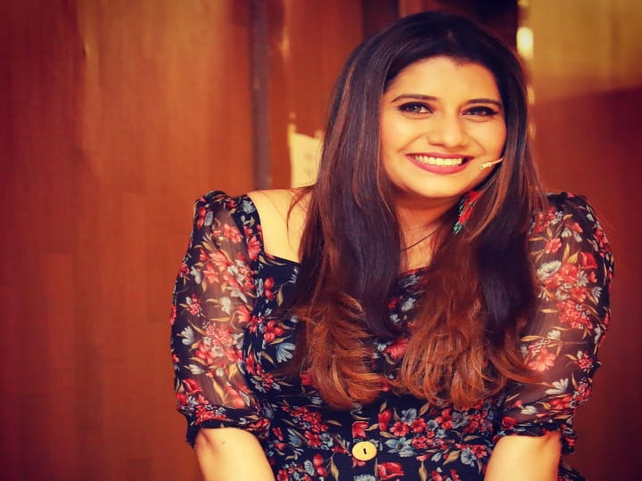 உலாவும் தென்றல் வந்து உன் ஊஞ்சலை அசைத்தே போகும்..