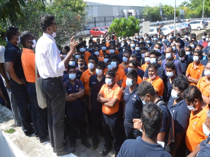 employees of a luxury car factory near chengalpattu protest against a pay rise செங்கல்பட்டில் உள்ள BMW கார் தொழிற்சாலையில் ஊதிய உயர்வு கேட்டு ஊழியர்கள் போராட்டம்...!