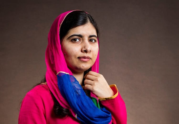 Malala Yousufzai on Taliban capture of Afghanistan and her health issues after being attacked by Taliban in 2012 ’தலிபான் தோட்டாவின் பாதிப்பை இன்று உணர்கிறேன்’  -அறுவை சிகிச்சைக்குப் பின் மலாலா!