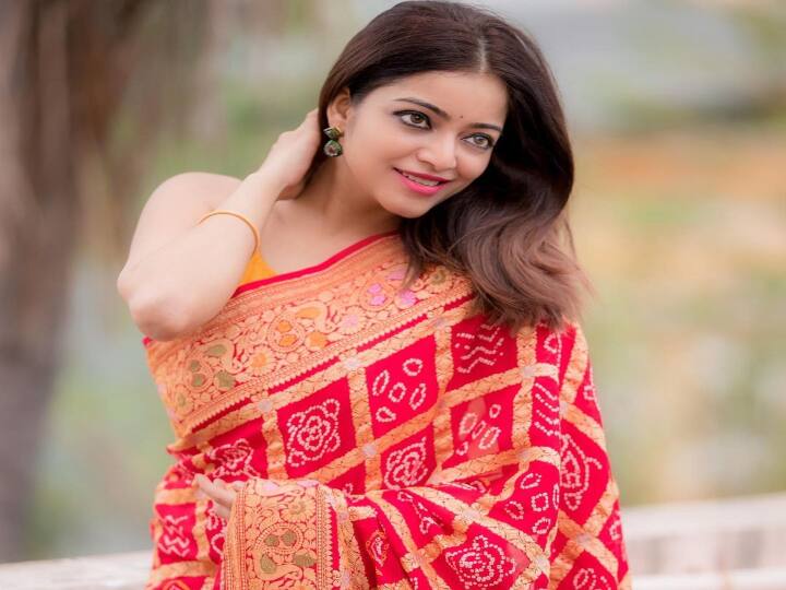 சமீபத்தில் தனது ட்வீட்டர் பெயரில் இருந்த ஜாதி பெயரை நீக்கியதற்கு வெகுவாக பாராட்டப்பட்டார்