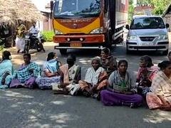 பாபநாசத்தில் தரமற்ற பொருட்களை தருவதாக கூறி பெண்கள் சாலை மறியல்...!