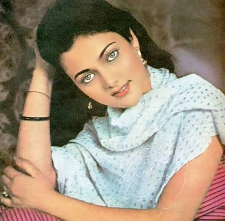 फिल्म 'राम तेरी गंगा मेली' की एक्ट्रेस मंदाकिनी तो याद होंगी हीं. मंदाकिनी एक योगा टीचर हैं और वो अपने पति के साथ एक तिब्बती चिकित्सा केन्द्र भी चलाती हैं.