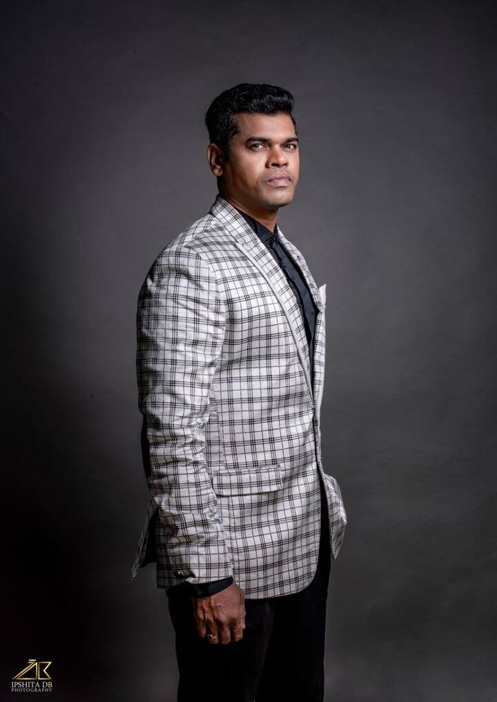 सिद्धार्थ जाधवचा नवीन लूक चांगलाच व्हायरल होत आहे. त्याच्या या लूकचीही चाहत्यांमध्ये जोरदार चर्चा आहे.