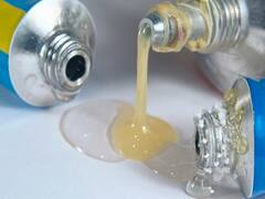 உடலுறவின்போது காண்டத்திற்கு பதில் பசையை பயன்படுத்தி இளைஞர் மரணம்!