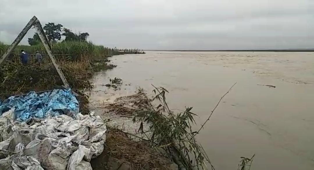 पीलीभीत में शारदा कटान से ग्रामीण इलाकों का जिला मुख्यालय से टूटा संपर्क, लोगों को सुरक्षित स्थानों पर भेजने का काम जारी