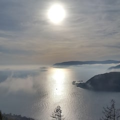 Beautiful Lakes : বৈকাল থেকে ডাল, বিশ্বজুড়ে ছড়িয়ে থাকা অপূর্ব হ্রদগুলি দেখুন ছবিতে