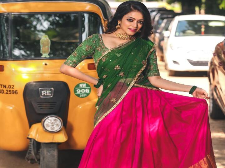 கமல்ஹாசன் தொகுத்து வழங்கிய பிக்பாஸ் நிகழ்ச்சியில், சீசன் 2-வில் பங்கேற்றிருந்தார்