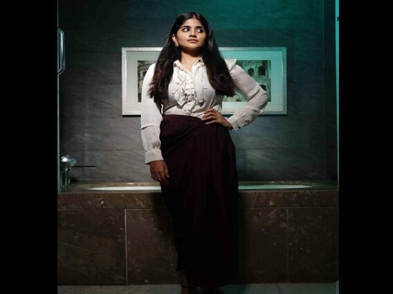 Actress Megha Akash pics | பூங்காற்றே நீ வீசாதே... நான் தான் இங்கே விசிறி - மேகா ஆகாஷ் போட்டோஷூட் Actress Megha Akash pics | பூங்காற்றே நீ வீசாதே... நான் தான் இங்கே விசிறி - மேகா ஆகாஷ் போட்டோஷூட்