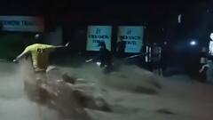 Dehradun में 7 घंटे की मूसलाधार बारिश के बाद लोगों के घर में भरा पानी