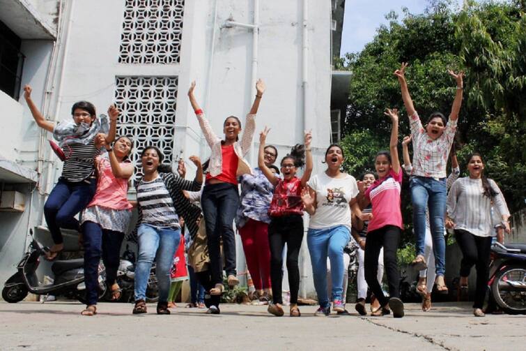 Joint Entrance Exam : NTA Declares result, Twenty students rank in first position Joint Entrance : জয়েন্টের মেইন'সে ২০ জন প্রথম, ফুল মার্কস পেলেন একাধিকজন