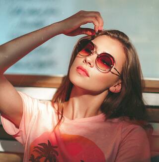 ਦਿਨ 'ਚ ਇਸ ਸਮੇਂ ਨਹੀਂ ਪਹਿਨਣਾ ਚਾਹੀਦਾ ਚਸ਼ਮਾ, ਨੀਂਦ ਨਾਲ ਜੁੜਿਆ ਇਸ ਪਿੱਛੇ ਕਾਰਨ