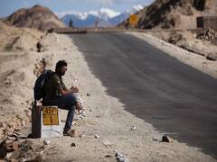 Actor Ashok Selvan pics | கதைப்போமா...! ஒன்றாக நீயும் நானும் தான் - அசோக் செல்வன் லேட்டஸ்ட் க்ளிக்ஸ்