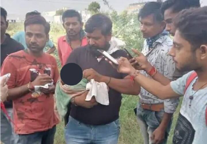 Mehsana : new born baby found from road , police start inquiry Mehsana : નિષ્ઠુર માતાએ નવજાત બાળકીને રોડ પર ફેંકી દીધી, 8 દિવસમાં બીજી ઘટનાથી ચકચાર