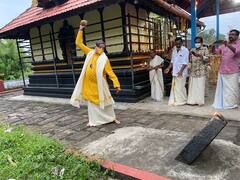 शशि थरूर के नारियल फोड़ने के खास अंदाज पर खूब बन रहे मीम्स, सोशल मीडिया पर वायरल