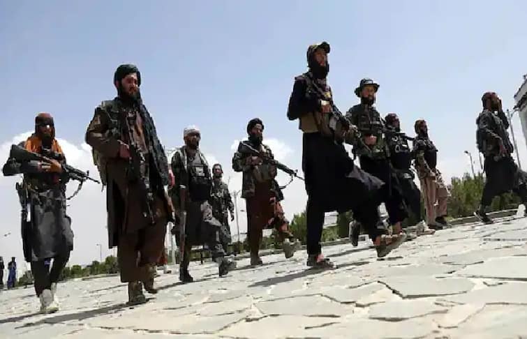 Taliban Spokesperson Urges Women To Stay Indoors As Fighters Not Trained Enough To Respect Them Report Afghanistan Taliban Crisis: নারীদের সম্মান দিতে প্রশিক্ষিত নয় জঙ্গিরা, মহিলাদের ঘরে থাকার ডাক তালিবানের