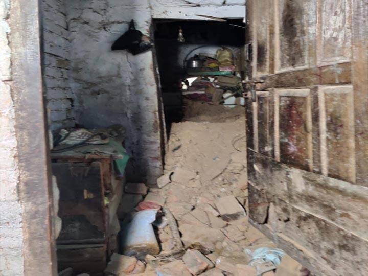 Three persons of a family who were injured in the roof collapse succumb to their injuries in Kanpur ANN Roof Collapsed in Kanpur: कानपुर में भरभराकर गिरी जर्जर इमारत की छत, तीन लोगों की मौत, एक घायल