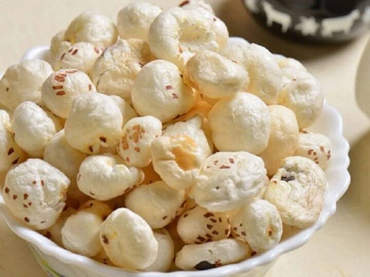 Janmashtami Special: जन्माष्टमी में कान्हा को करना चाहते हैं प्रसन्न, घर पर बनाएं मखाने की खीर, जानें इसकी आसान रेसिपी On occasion of Janmashtami 2021 try this easy recipe of Makhana Kheer Janmashtami Special: जन्माष्टमी में कान्हा को करना चाहते हैं प्रसन्न, घर पर बनाएं मखाने की खीर, जानें इसकी आसान रेसिपी