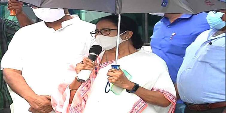 West Bengal Government is giving 10 acres of land for free of cost to the doctors and nurses, informed CM Mamata Banerjee West Bengal CM Mamata Banerjee: চিকিৎসক, নার্সদের জন্য বিনা পয়সায় জমি দেওয়ার ভাবনা রাজ্যের, জানালেন মুখ্যমন্ত্রী