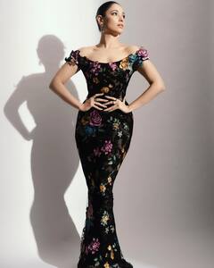 Tamannah Bhatia Pics: బ్లాక్ డ్రెస్సు.. హాట్ లుక్స్.. మెరిసిపోతున్న మిల్కీ బ్యూటీ