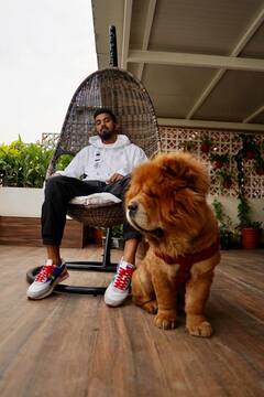 International Dog Day: తమ ఫేవరెట్ పెట్ డాగ్స్‌తో క్రికెటర్లు... ఫొటోలు షేర్ చేసిన IPL ఫ్రాంఛైజీలు