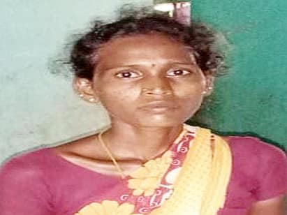 Woman arrested for protesting against fake sex கள்ளத்தொடர்புக்கு இடையூறாக இருந்த கொழுந்தனை கொன்ற அண்ணி கைது...!