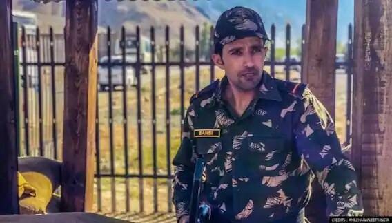 ਵਿਕਰਮ ਬਤਰਾ ਦੇ ਦੋਸਤ ਨਾਇਬ ਸੂਬੇਦਾਰ ਬੰਸੀ ਲਾਲ ਦਾ ਕਿਰਦਾਰ ਨਿਭਾਉਣ ਵਾਲੇ ਅਨਿਲ ਚਰਨਜੀਤ ਨੇ ਵੀ ਆਪਣੀ ਅਦਾਕਾਰੀ ਦੇ ਮਿਹਨਤਾਨੇ ਵਜੋਂ 25 ਲੱਖ ਰੁਪਏ ਲਏ ਹਨ।