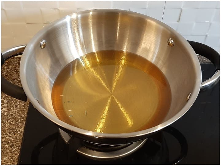 Kitchen Hacks, Use Remaining oil in the kadhai in this way And Tips To Reuse Cooking Oil Kitchen Hacks: कढ़ाही में बचें हुए तेल को इस तरह करें इस्तेमाल, सेहत को नहीं होगा नुकसान