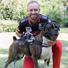 International Dog Day: IPL ప్లేయర్స్ డాగ్స్‌తో ఉన్న ఫొటోలను షేర్ చేసిన ఫ్రాంఛైజీలు...