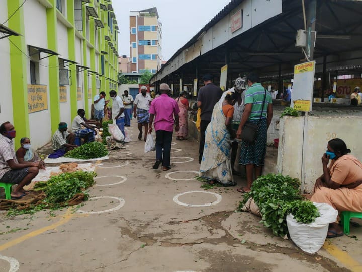 காய்கறி வாங்கப் போறீங்களா...? கத்தரிக்காய் முதல் கறிவேப்பிலை வரை இது தான் விலை!