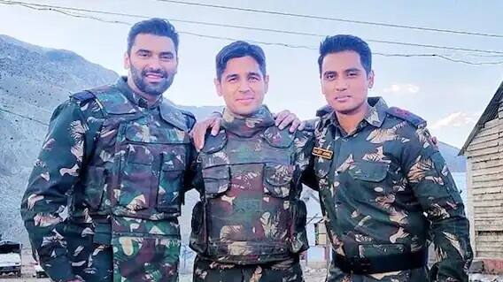 ਅਦਾਕਾਰ ਨਿਕੇਤਨ ਧੀਰ ਨੇ ਵੀ ਇਸ ਫ਼ਿਲਮ ਵਿੱਚ ਮੋਹਰੀ ਭੂਮਿਕਾ ਨਿਭਾਈ ਹੈ, ਜਿਸ ਬਦਲੇ ਉਨ੍ਹਾਂ 35 ਲੱਖ ਰੁਪਏ ਪ੍ਰਾਪਤ ਕੀਤੇ ਹਨ।