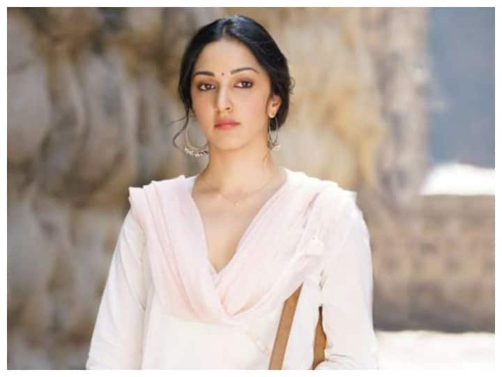 Kiara Advani won hearts with her simplicity by becoming Dimple Cheema Dimple Cheema बनकर Kiara Advani ने अपनी सादगी से जीता दिल, उनकी इन ख़ास बातों ने Vikram Batra की डिंपल को सामने ला दिया