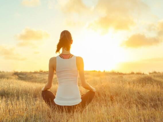 Health Tips: सर्दी के मौसम में धूप लेने से मिलते हैं कई फायदे, इन बातों को करें फॉलो Health Tips: सर्दी के मौसम में धूप लेने से मिलते हैं कई फायदे, इन बातों को करें फॉलो