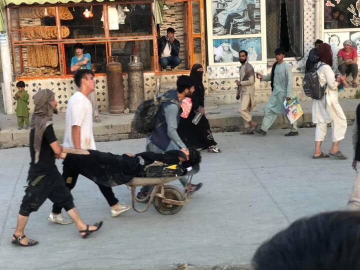 Blast reported near Hamid Karzai International Airport airport in Kabul, know in details Explosion Outside Kabul airport: కాబూల్‌లో జంట పేలుళ్లు.. 72 మంది మృతి