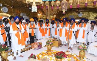 ਸ੍ਰੀ ਹਰਿਮੰਦਰ ਸਾਹਿਬ ਦੇ ਨਵੇਂ ਨਿਯੁਕਤ ਗ੍ਰੰਥੀ ਸਿੰਘ ਸਾਹਿਬਾਨ ਨੇ ਸੰਭਾਲੀ ਸੇਵਾ