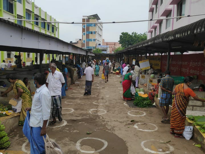 காய்கறி வாங்கப் போறீங்களா...? கத்தரிக்காய் முதல் கறிவேப்பிலை வரை இது தான் விலை!