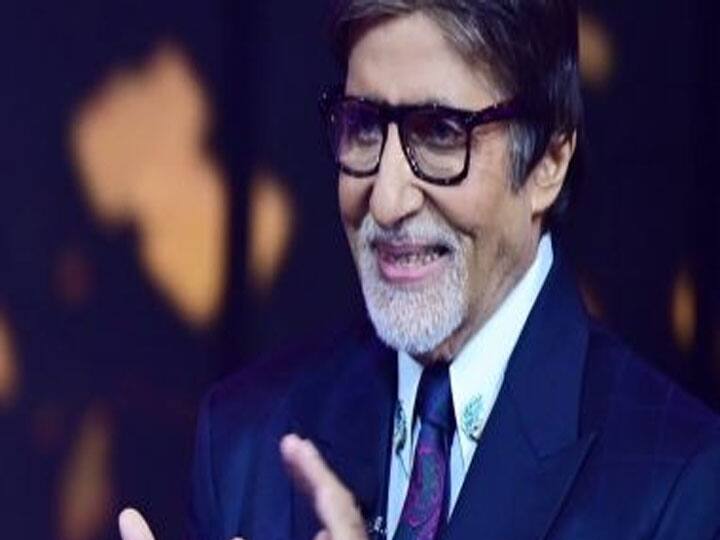 बॉलीवुड के सभी स्टार्स लोगों के बीच और फैंस के बीच घिरे होते हैं, लेकिन उनसे बचने के लिए वो अपने लिए पर्सनल बॉडीगार्ड साथ में रखते हैं. ऐसे ही सदी के महानायक और बॉलीवुड सुपरस्टार अमिताभ बच्चन, जिनकी फैन फॉलोइंग करोड़ों में हैं, उनके पास जितेंद्र शिंदे नाम का एक पर्सनल बॉडीगार्ड हैं, जिसे अक्सर बिग बी के साथ देखा जाता हैं.