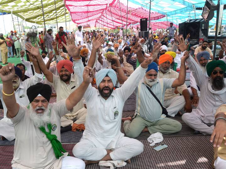 Farmers protest on Tikri border aginst power department national highway jam ਟਿਕਰੀ ਬਾਰਡਰ 'ਤੇ ਕਿਸਾਨਾਂ ਨਾਲ ਪਿਆ ਬਿਜਲੀ ਮਹਿਕਮੇ ਦਾ ਪੇਚਾ, ਕਿਸਾਨਾਂ ਨੇ ਨੈਸ਼ਨਲ ਹਾਈਵੇਅ ਕੀਤਾ ਜਾਮ