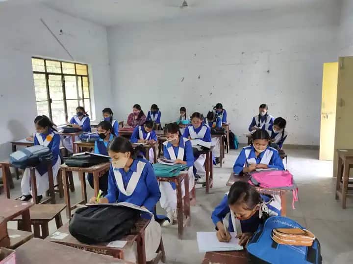 Navodaya Vidyalaya Re-open: नवोदय विद्यालय की नौवीं से 12वीं कक्षा को 31 अगस्त से दोबारा खोला जायेगा, केन्द्रीय शिक्षा मंत्रालय का फैसला