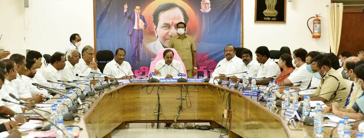 దళితుల పట్ల అనుసరిస్తున్న దురాచారాన్ని కట్టడి చేసి దళితుల ఆర్థిక, సామాజిక అభ్యున్నతికి తెలంగాణ సమాజమంతా కదిలి రావాలని కేసీఆర్‌ పిలుపునిచ్చారు.