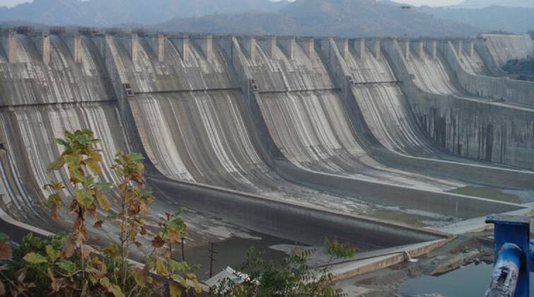 Possibility of severe water crisis in Gujarat, only 45.40% water in Narmada dam ગુજરાતમાં ગંભીર જળસંકટના એંધાણ, નર્મદા ડેમમાં માત્ર 45.40 ટકા પાણી