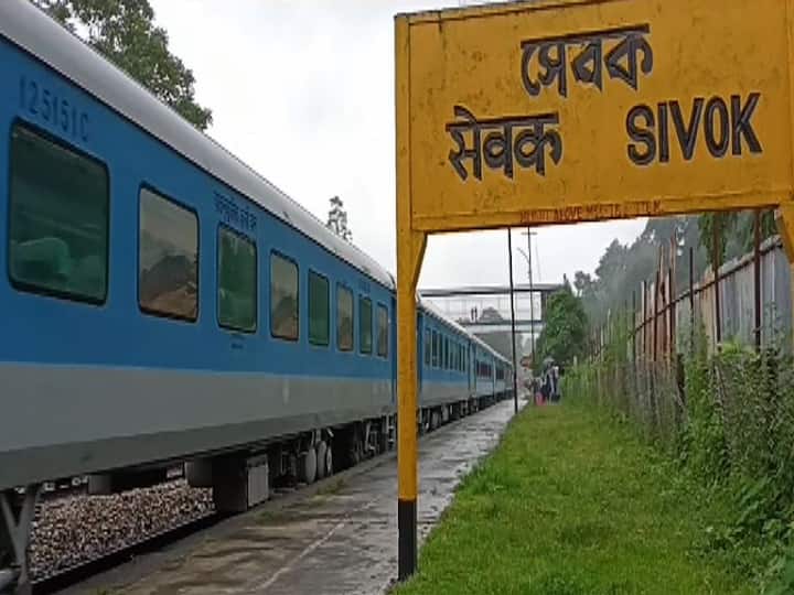 Darjeeling Vistadome Special Trains starts In  Bengal, runs from NJP to Alipurduar Darjeeling: পাহাড়ের কোলে সবুজের মাঝে ছুটল ট্রেন, ভিস্তাডোমে উঠে মুগ্ধ যাত্রীরা