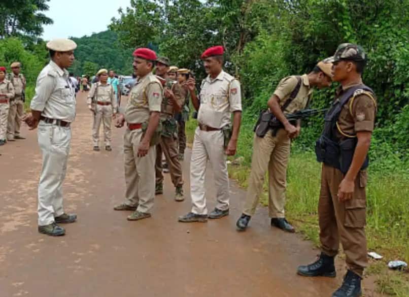 असम: दीमा हसाओ में ट्रकों में आग लगाने से पहले आतंकियों ने की थी फायरिंग, अबतक 5 की मौत