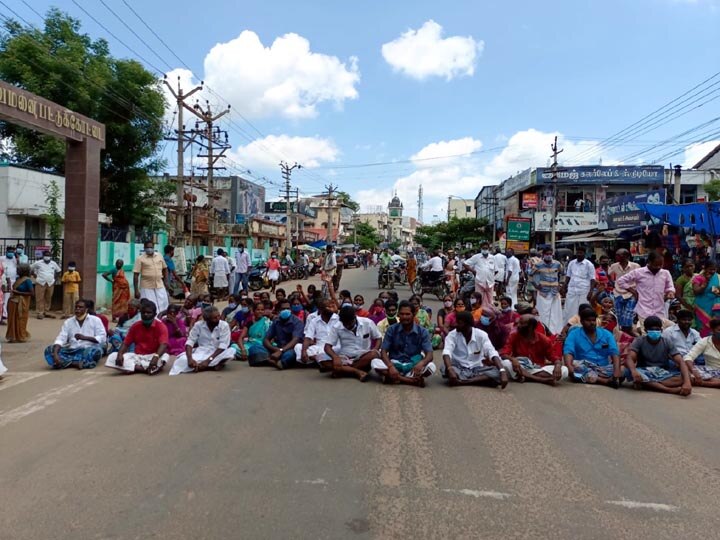 பட்டுக்கோட்டை அருகே குடும்பத்தகராறில் பெண் தூக்கிட்டு தற்கொலை- உறவினர்கள் சாலை மறியல்...!