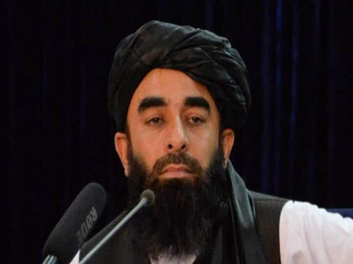 Taliban directs Afghan working women to stay at home for their own safety ஆப்கான் பெண்களுக்கு ‛வொர்க் ப்ரம் ஹோம்’ வழங்கிய தலிபான்கள்!