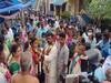கடலூரில் கொரோனா கட்டுப்பாடுகளை மீறி கோயில் வாசலில் நடந்த திருமணங்கள்...!