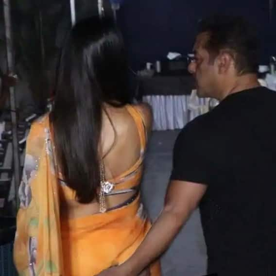 Salman-Katrina PDA: कभी आंख दिखाकर तो कभी खुद उठकर यूं कैटरीना कैफ की ड्रेस ठीक कर चुके हैं सलमान खान, ऐसे बचाते हैं ऊप्स मूमेंट से