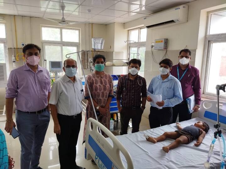 PICU NICU mock drill in Hallett Hospital nodal officers from Lucknow tested preparations ANN CoronaVirus: हैलेट अस्पताल में PICU, NICU की हुई मॉकड्रिल, लखनऊ से आए नोडल अधिकारियों ने परखी तैयारियां